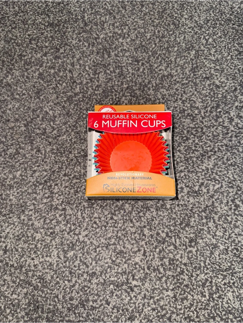 SiliconeZone Reusable Silicone Muffin Cups Set of 6 NIP Non-Stick Baking Liners